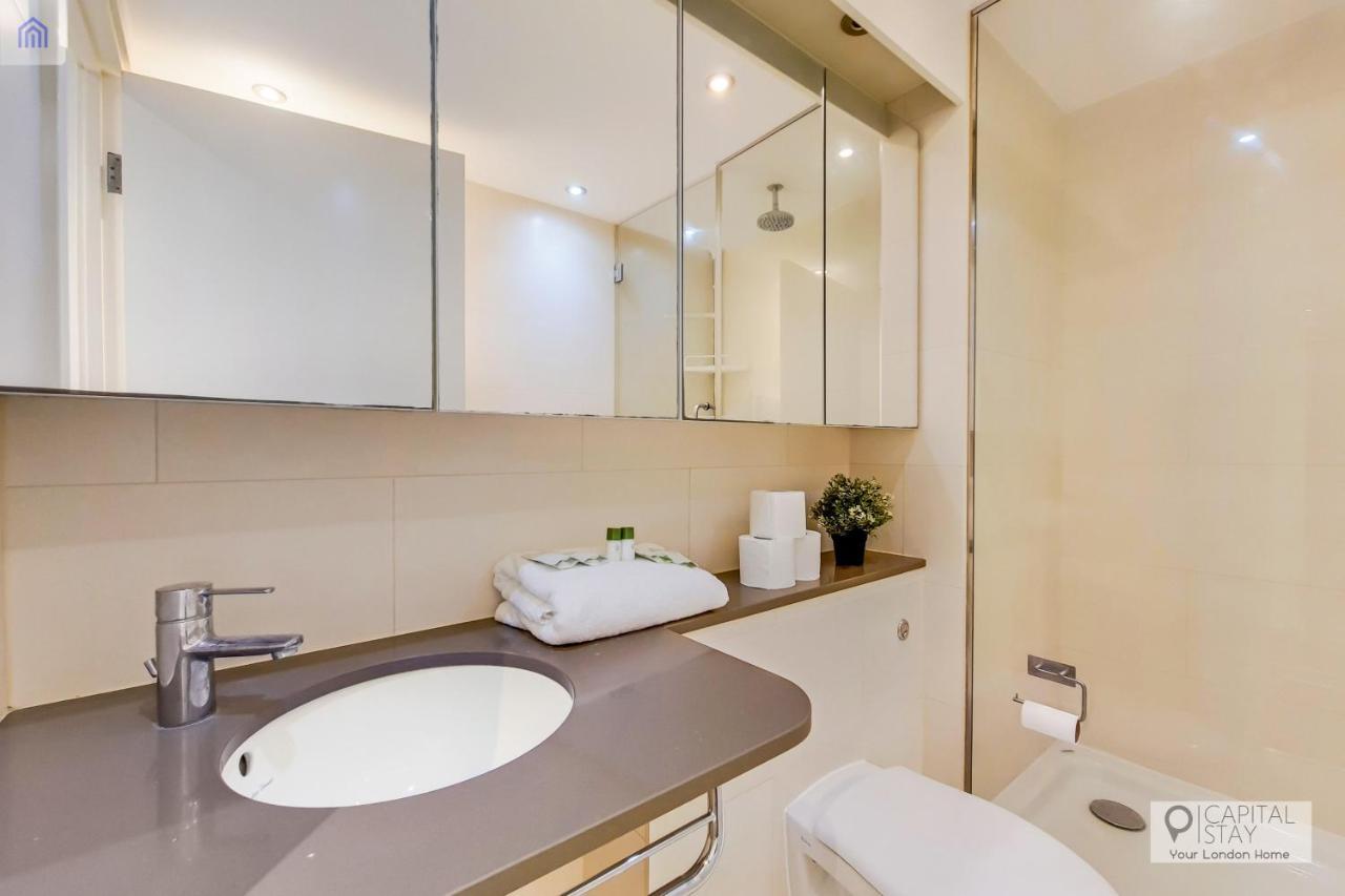Two Bedroom Apartment - London Excel Stays エクステリア 写真