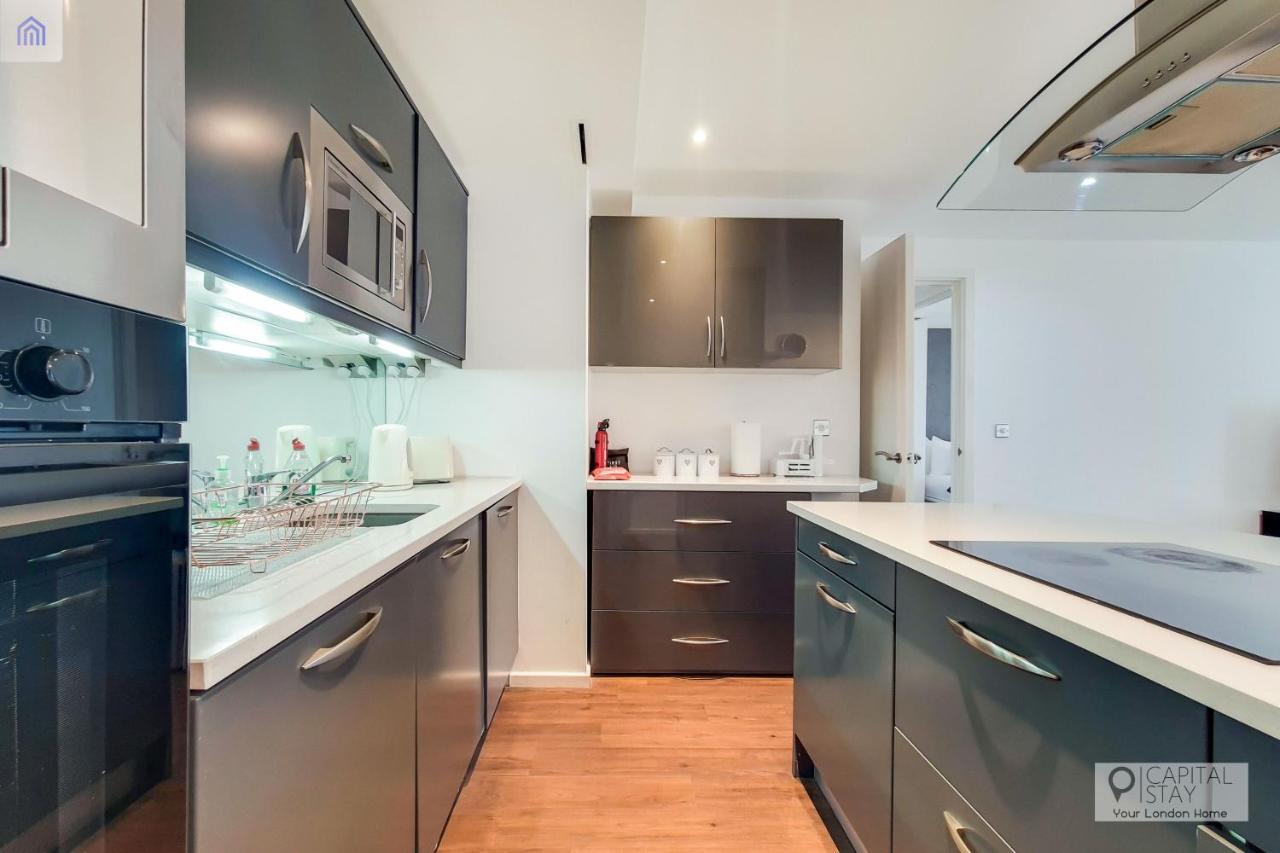 Two Bedroom Apartment - London Excel Stays エクステリア 写真