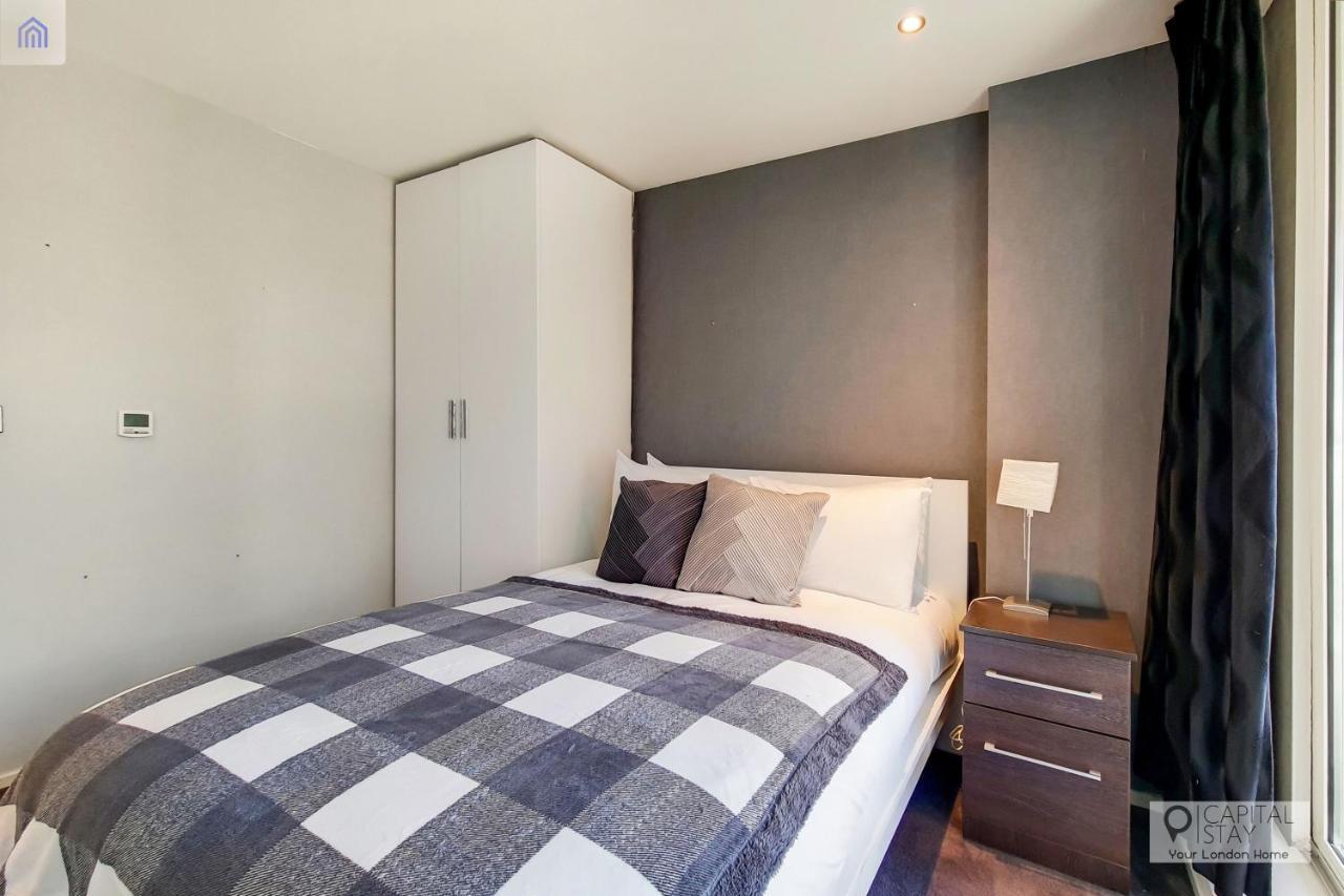 Two Bedroom Apartment - London Excel Stays エクステリア 写真